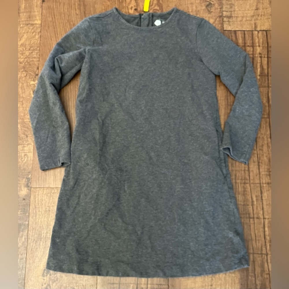 Primary girls dress Sz 6/7 gray pockets